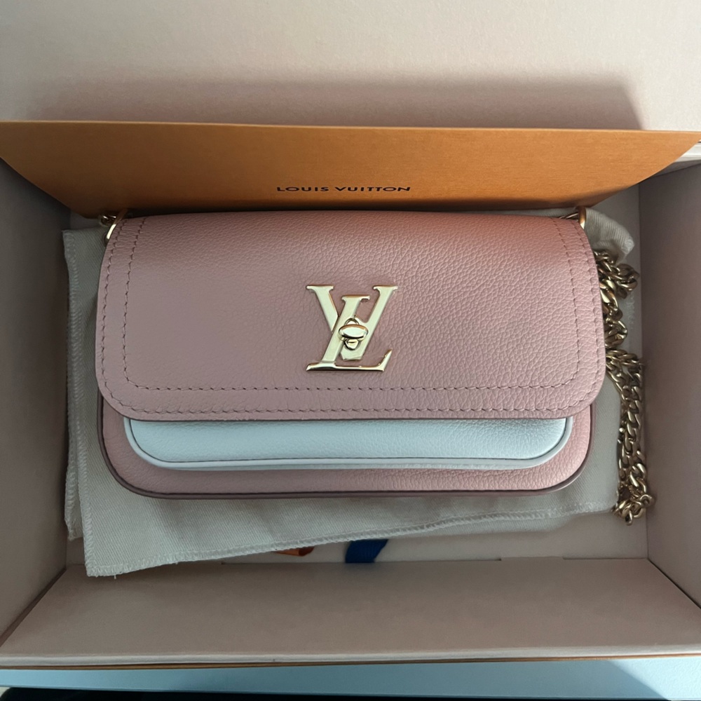 Louis Vuitton Lockme Tender Pochette in Pink and White